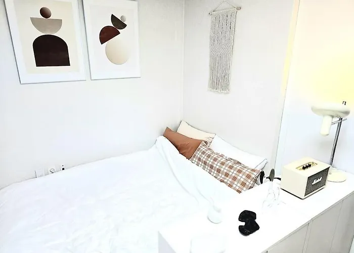 Apartment Healing & Romang House Seoul